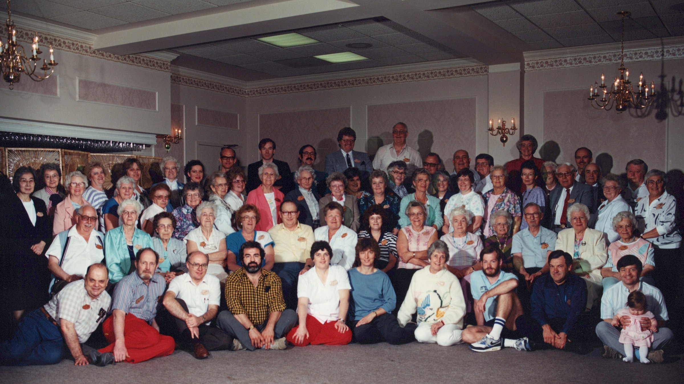 The Society's members at the 40th Annual Meeting, 1990 &mdash; a group photograph with everyone named