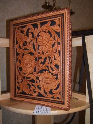 Canadian Leathercraft – Spring 2006 – Newsletter by CSCL, page 15 — photograph 1