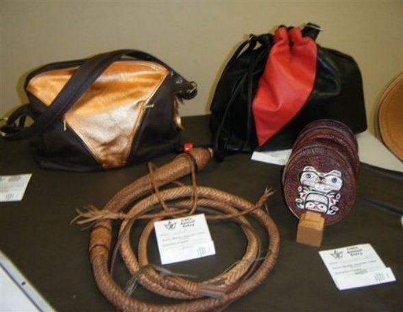 Canadian Leathercraft – Spring 2012 – Newsletter by CSCL, page 4 — photograph 1