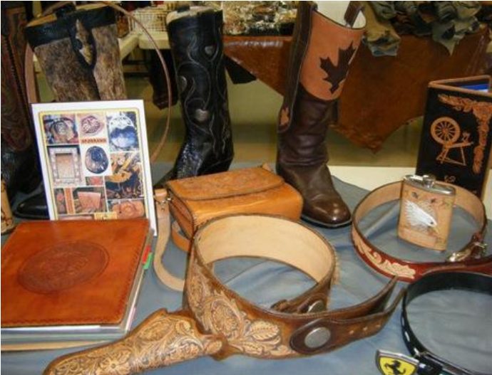 Canadian Leathercraft – Summer 2012 – Newsletter by CSCL, page 8 — photograph 2