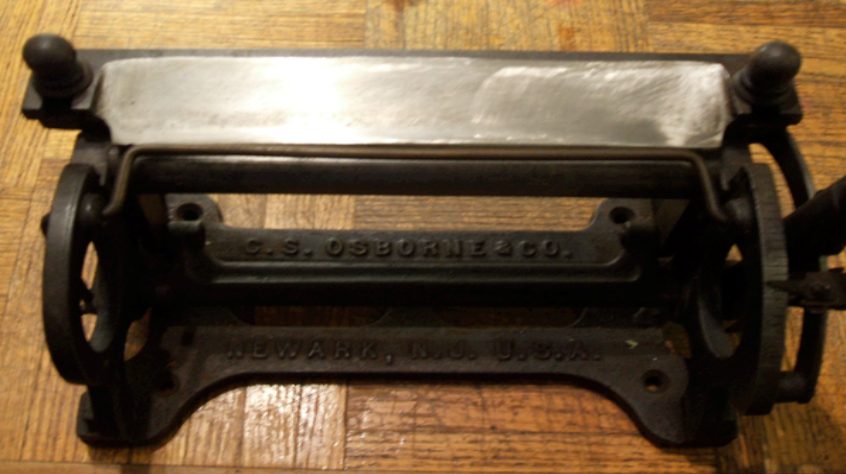 Canadian Leathercraft – Winter 2015-2016 – Newsletter by CSCL, page 9 — photograph 1