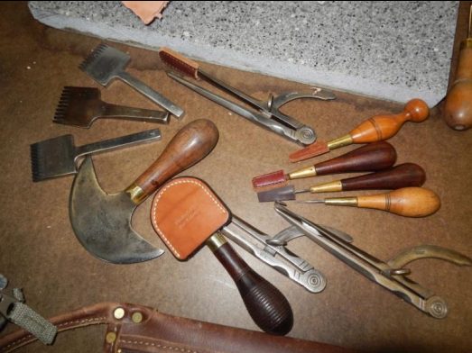 Canadian Leathercrafter – Fall 2016, page 3 — photograph 6
