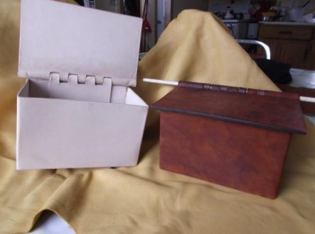 Canadian Leathercrafter – Fall 2016, page 4 — photograph 2