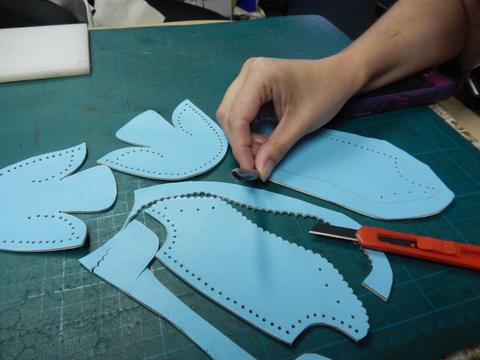 Scalloping the edges