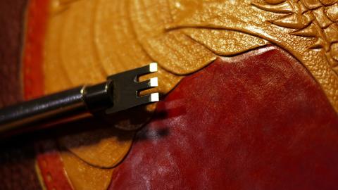 Lacing (leathercraft) — photograph 10