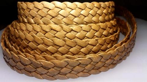 Lacing (leathercraft) — photograph 16