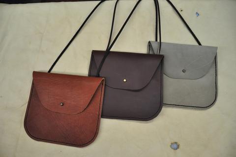 Small leather purses, one of the workshops of the 2014 Annual, February 2014