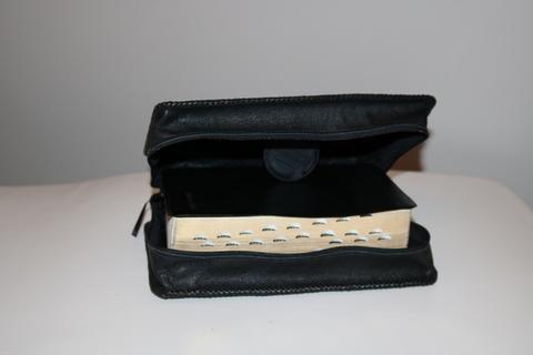 Competition - Zippered Bible case - General Member by Tammy Paddon — photograph 5