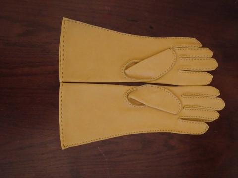 Competition - Deer Skin Gloves - Fellow by Kim Winchester, photograph 7