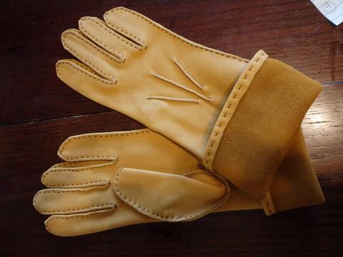 Competition - Deer Skin Gloves - Fellow by Kim Winchester, photograph 9