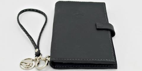 Phone Leather wallet by Julien Jans — photograph 3