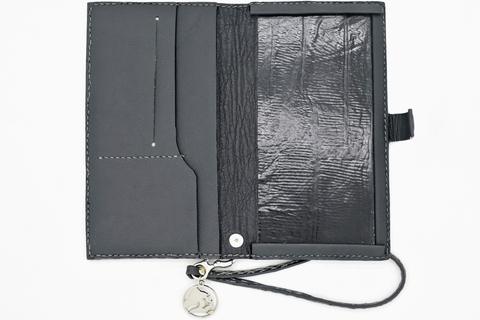 Phone Leather wallet by Julien Jans — photograph 4