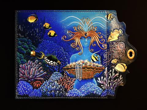 "Ocean Treasure" purse by Gregory Belenky — photograph 1