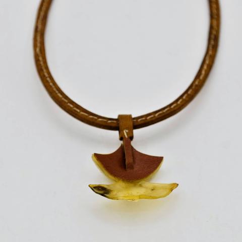 Sturgeon Necklace by Julien Jans — photograph 1