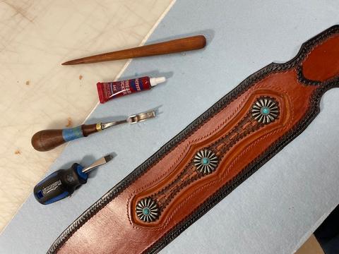Made to measure contoured guitar strap with inlayed panels by Bob Richardson — photograph 7