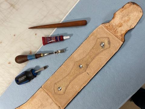 Made to measure contoured guitar strap with inlayed panels by Bob Richardson — photograph 8
