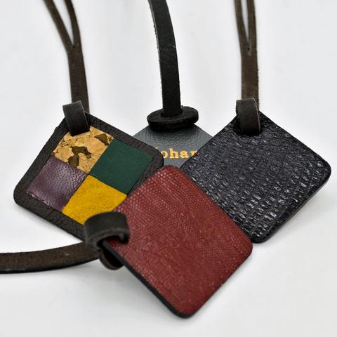 Custom luggage tag by Julien Jans — photograph 1