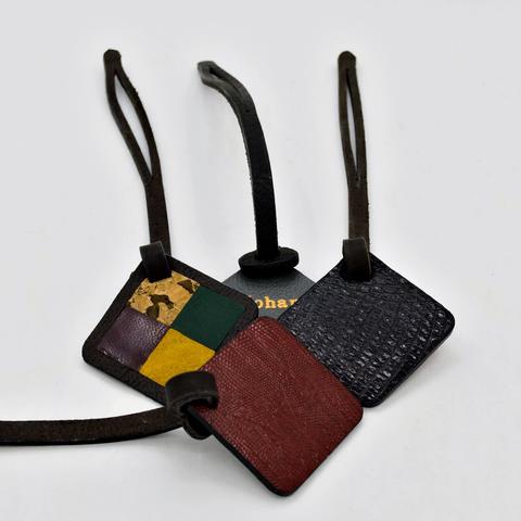 Custom luggage tag by Julien Jans — photograph 2