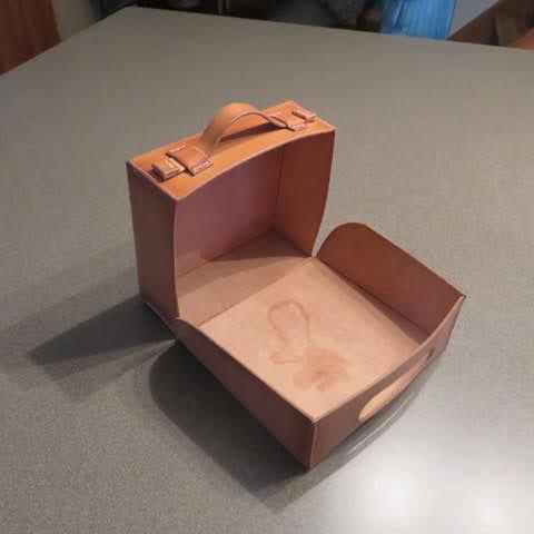 Container for leather working tools by Doug Tigchelaar — photograph 2