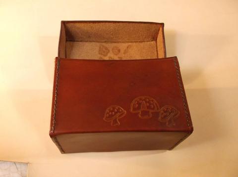 Toad stool Tea Box by Lauchlan Harrison — photograph 4
